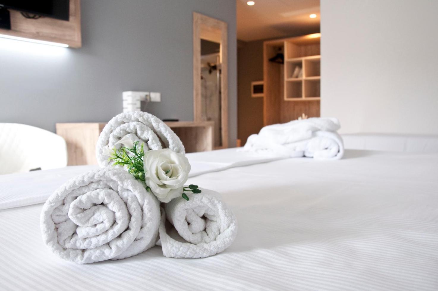 Ambruosi Village Resort & Spa Massignano Dış mekan fotoğraf
