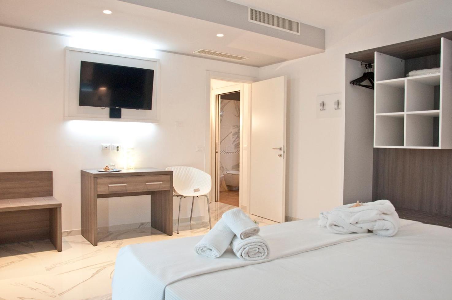 Ambruosi Village Resort & Spa Massignano Dış mekan fotoğraf