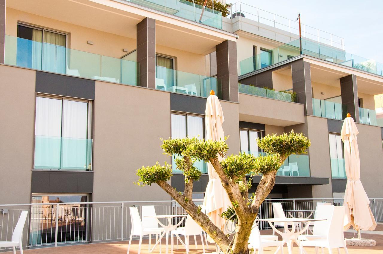 Ambruosi Village Resort & Spa Massignano Dış mekan fotoğraf
